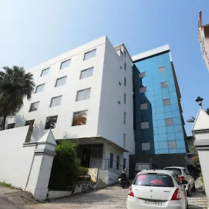 Super Townhouse Palace Thiruvananthapuram